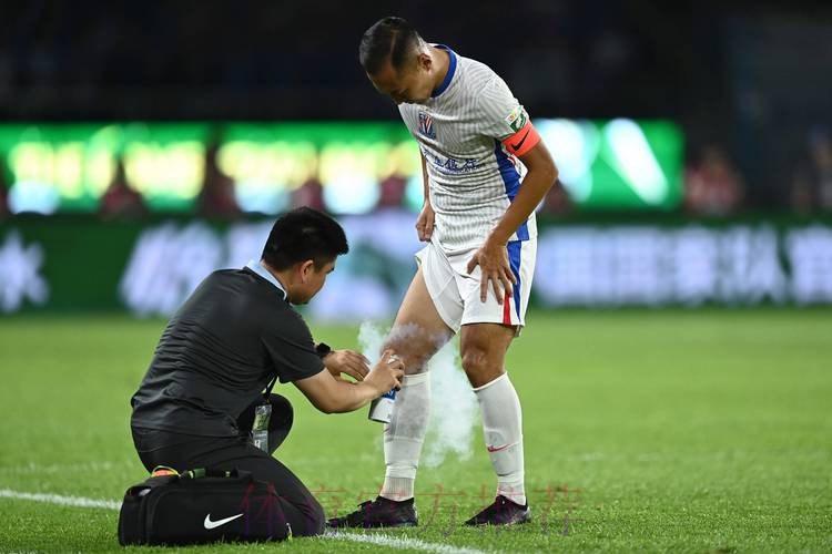 东体谈申花新外援:盖耶有争顶能做球;拉唐也能组织进攻 东体谈申花新外援:盖耶有争顶能做球;拉唐也能组织进攻